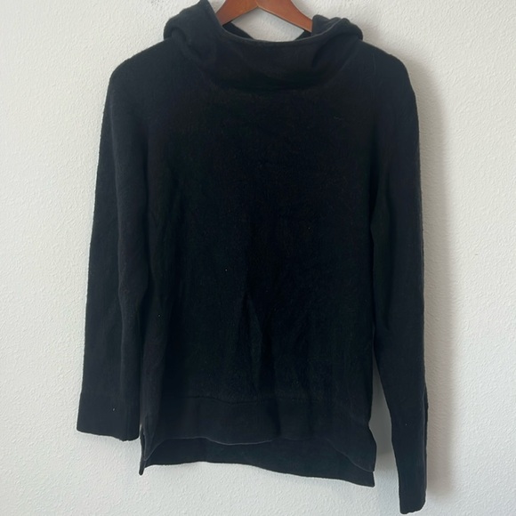 ARI Italian Cashmere Black Hooded Sweater